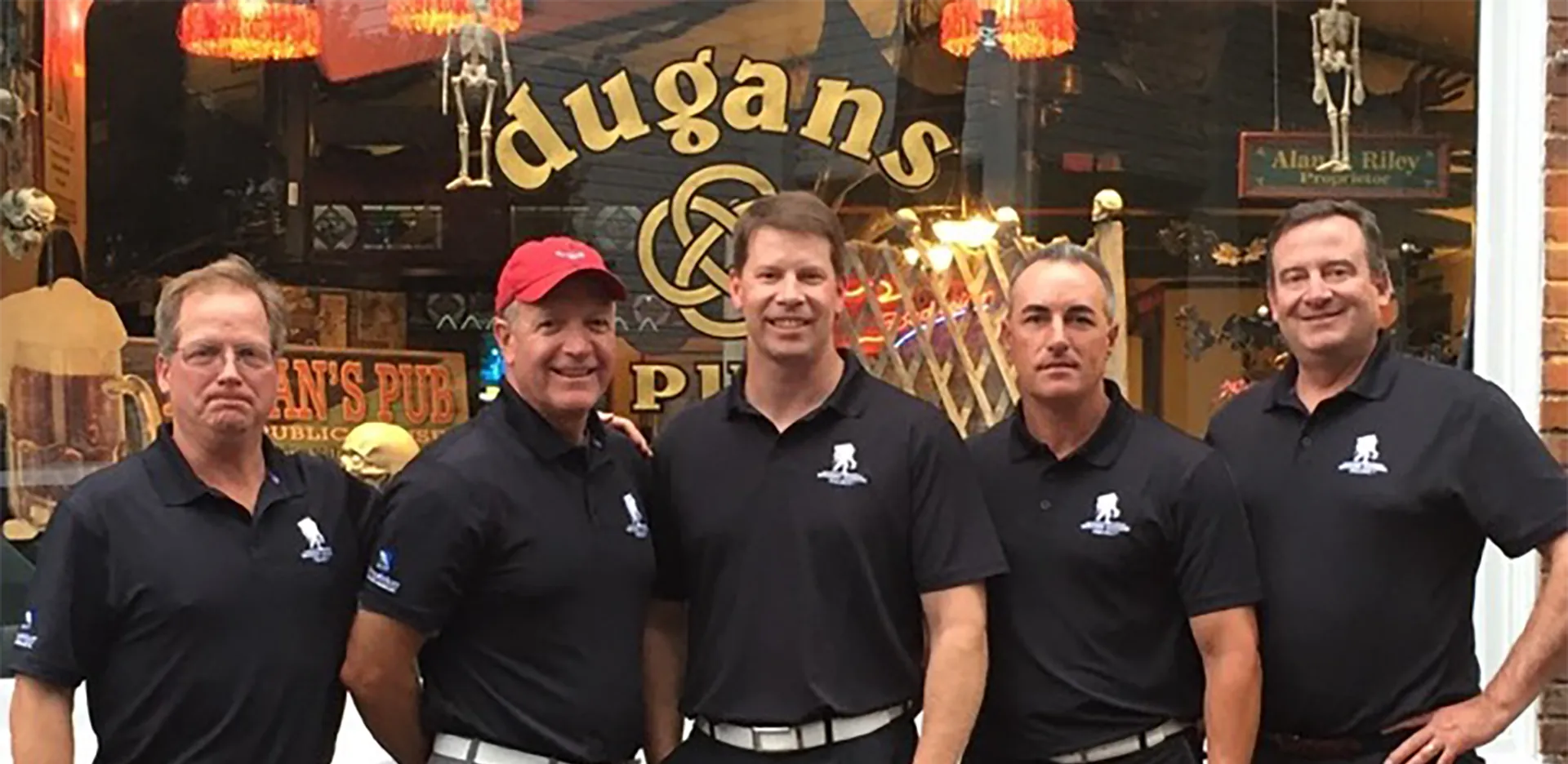 A group of InterWest brokers who participated in the Chubb Charity Challenge.